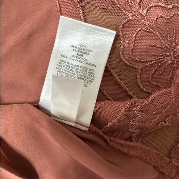 NWT Sheer Embroidered Pieced V-Neck Downtown Cami - Picture 6 of 7